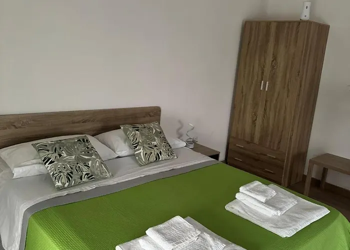 Tikiroom